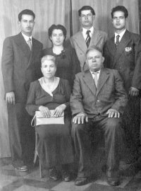 Carmelo & Carmela Quagliata and their children Mariano, Pietrina, Paolino & Salvatore  c.1940